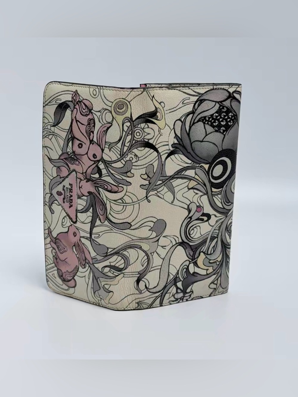 Prada EUC Limited Edition rabbit print by James Jean - Picture 5 of 8